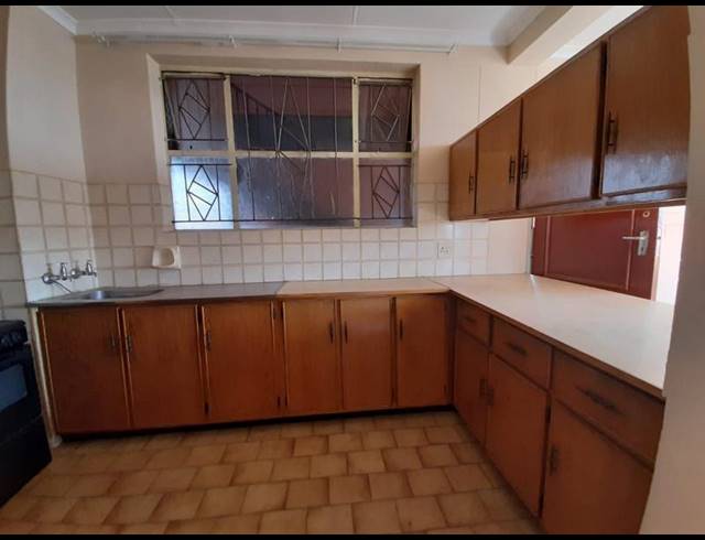 2 BEDROOM APARTMENT FOR SALE IN PRETORIA WEST